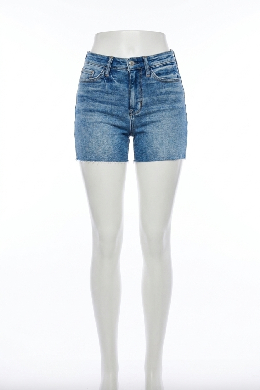 NEW JUDY BLUE raw hem jean shorts in medium wash
